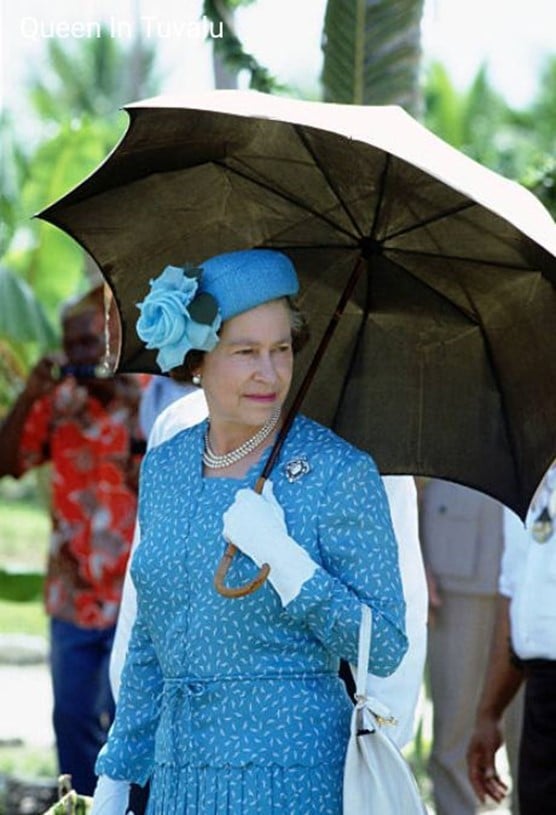Queen with umbrella
