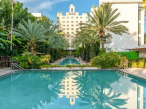 National Hotel & infinity pool